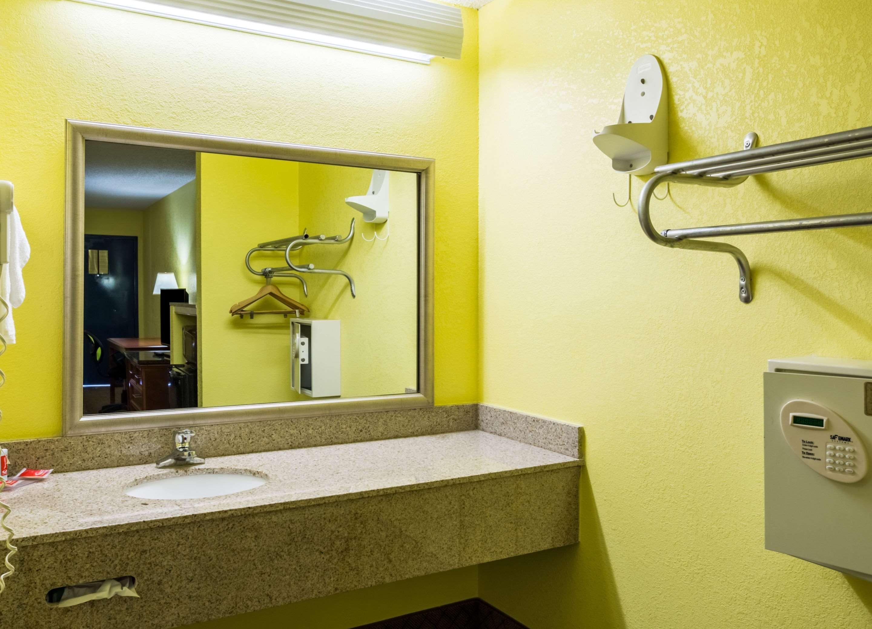 Econo Lodge Пікаюн Екстер'єр фото